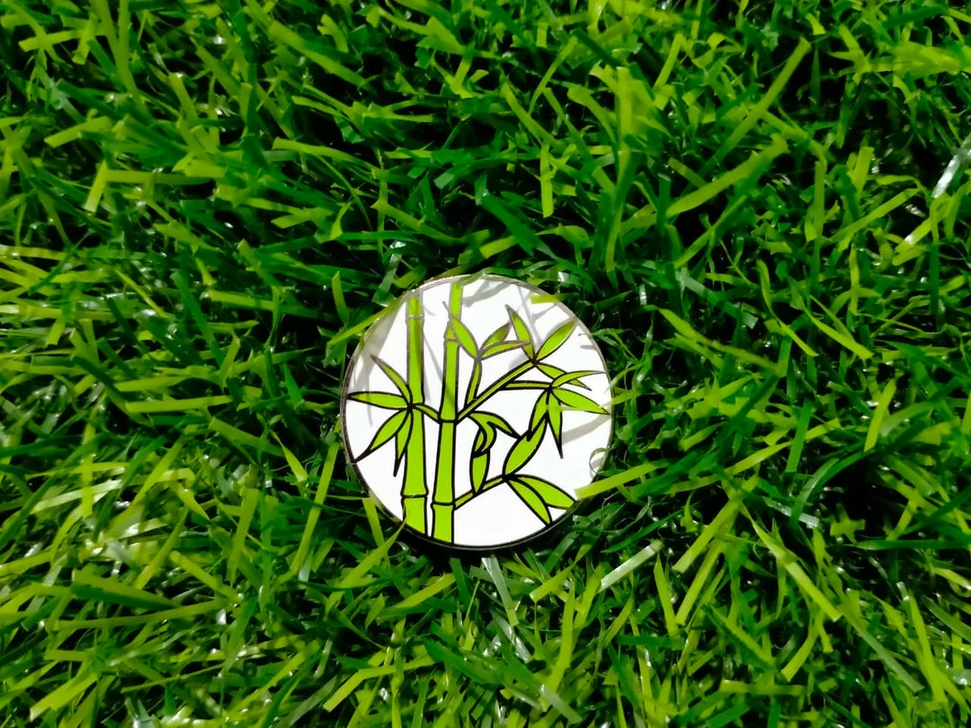 GolfBasic Panda Magnetic Cap Clip & Bamboo Plant Ball Marker
